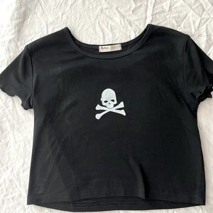 Romwe Skull graphic baby tee